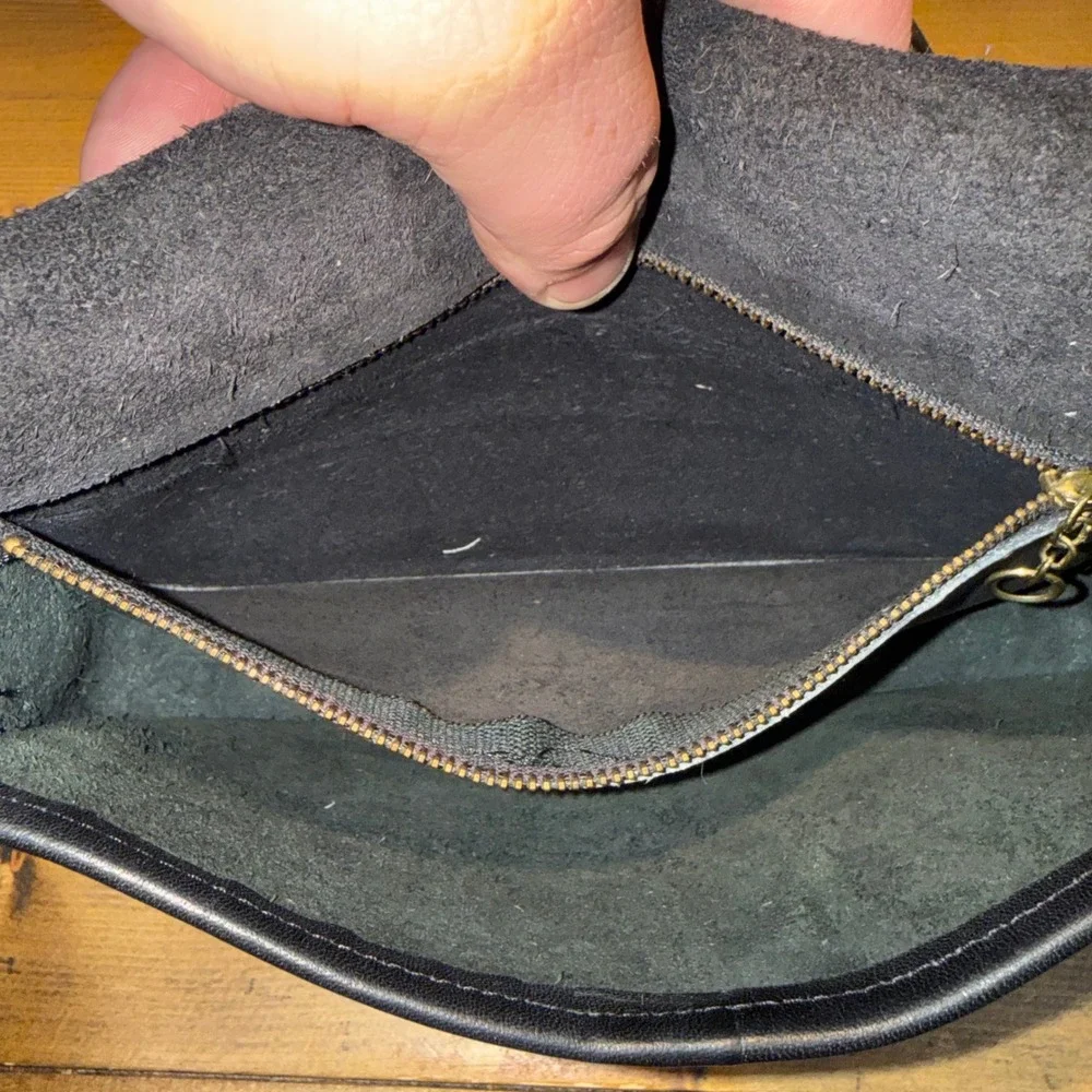 Vintage Coach Dinky NYC USA Black Leather Crossbody Bag + Original 1980s Inserts - Picture 9 of 13